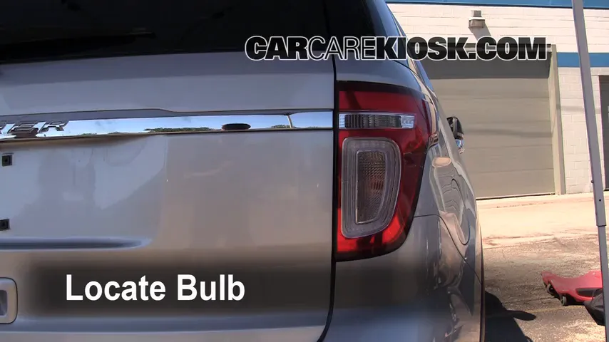 2011 Ford Explorer XLT 3.5L V6 Lights Turn Signal - Rear (replace bulb)